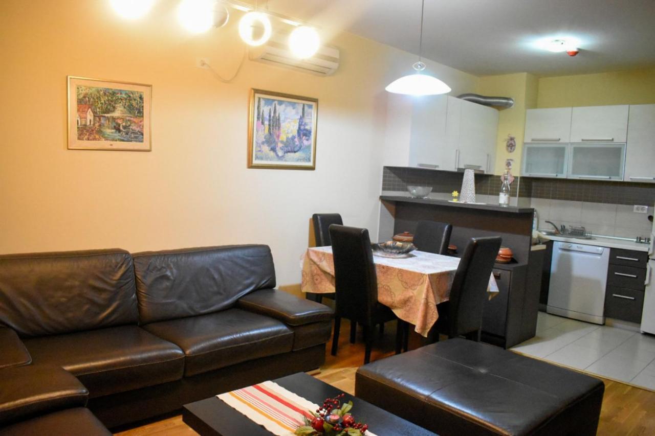 Apartman Sara 2 Podgorica Exterior foto