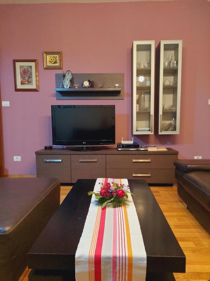 Apartman Sara 2 Podgorica Exterior foto